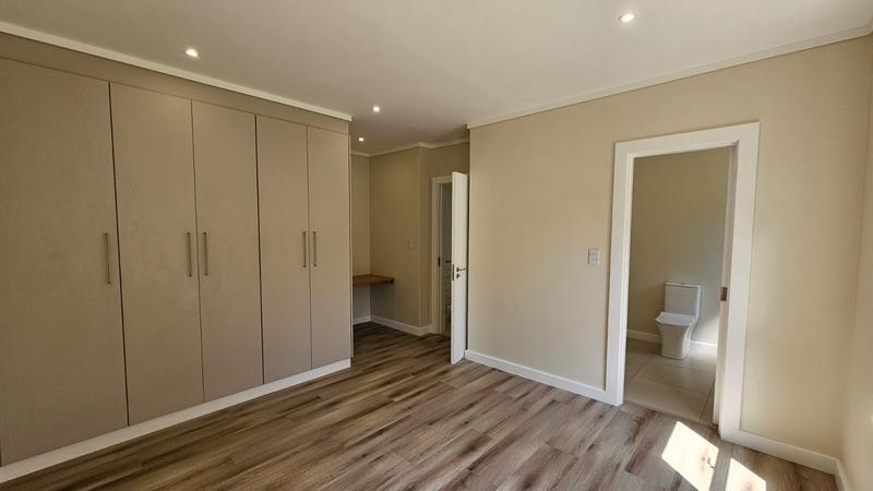 3 Bedroom Property for Sale in Outeniquasbosch Western Cape